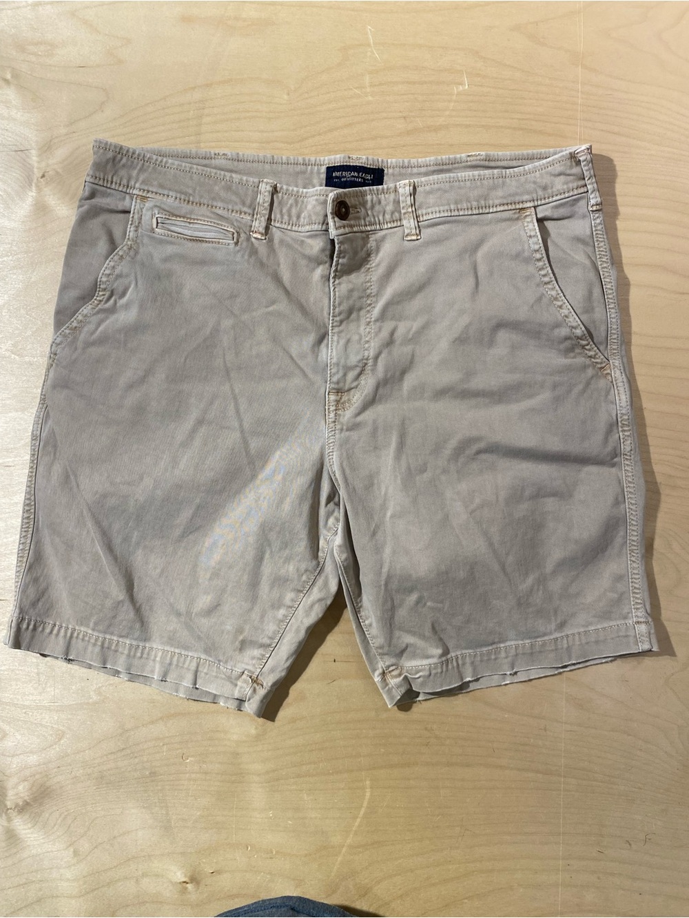 American Eagle Outfitters Men’s Light Beige Flat Front Chino Shorts 38 (CG)